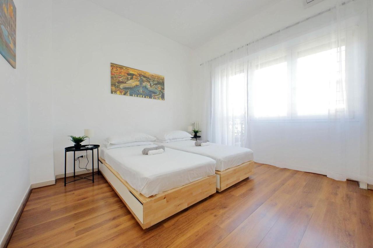 Zucchi Rooms Roma Esterno foto