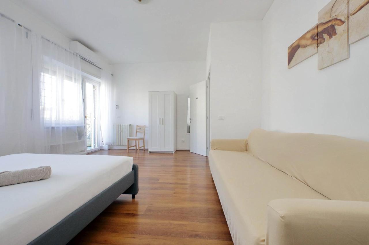 Zucchi Rooms Roma Esterno foto