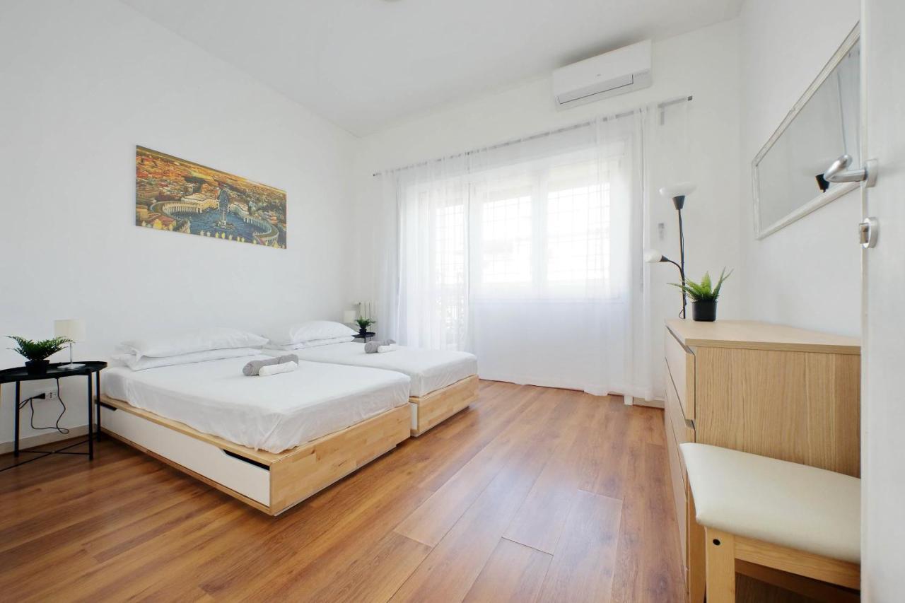 Zucchi Rooms Roma Esterno foto
